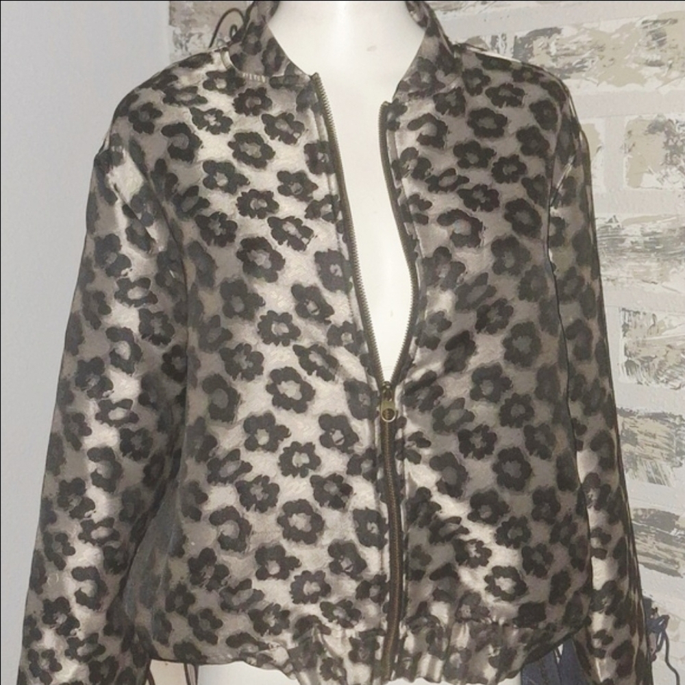 ON•34th Women's Black and Cream Bomber Jacket - Picture 3 of 8